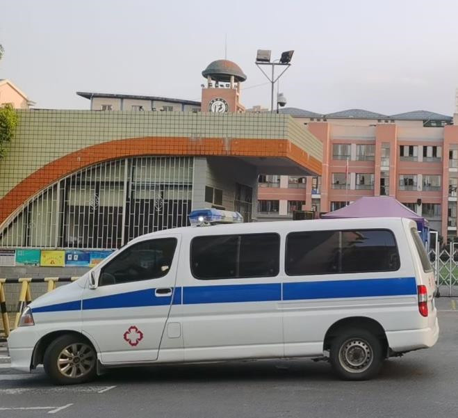 丰南救护车出租护送骨折病人一公里多少钱